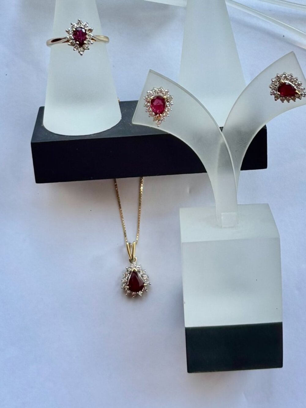Pigeon Red Ruby and Diamonds set , Earring, pendant/chain, Ring in 14ky gold.